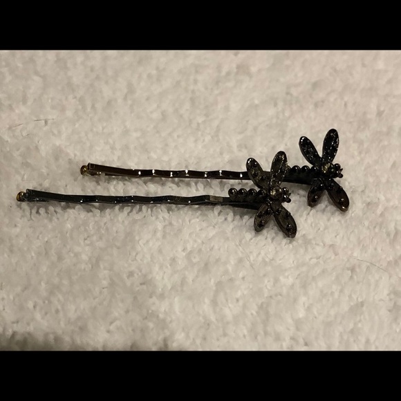 Cute dragon fly bobby pins - Picture 2 of 5